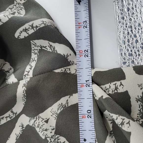 Vintage Shorts Set CHAR 100% Silk 2-Piece Button-front Drawstring Size 8 - Picture 9 of 16